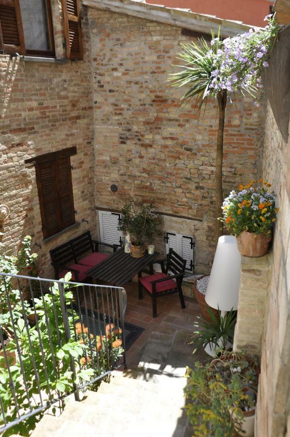 B&B Albornoz Urbino Eksteriør billede
